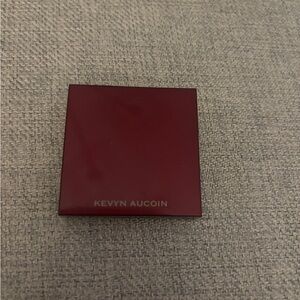 Kevyn Aucoin Aubergine Eyeshadow